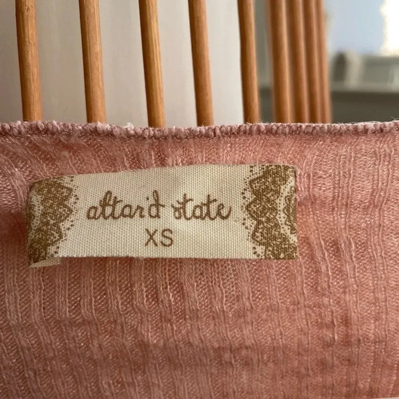 Altar’d State Cropped Long Sleeve / size xs / light pink - Picture 2 of 2